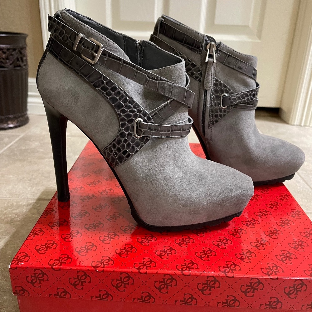 Guess Gray Multi Suede IGORA Booties NIB Size 8